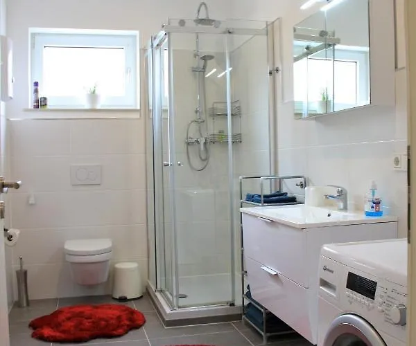 Ferienwohnung * 茨魏布肯