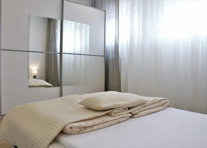 Ferienwohnung * 茨魏布肯